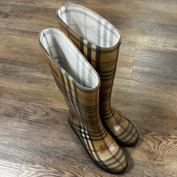 Burberry Haymarket Rain Boots size 37 (Nova) - Used Great Condition - Picture 1 of 5